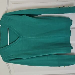 Elegant Green V-Neck Sweater